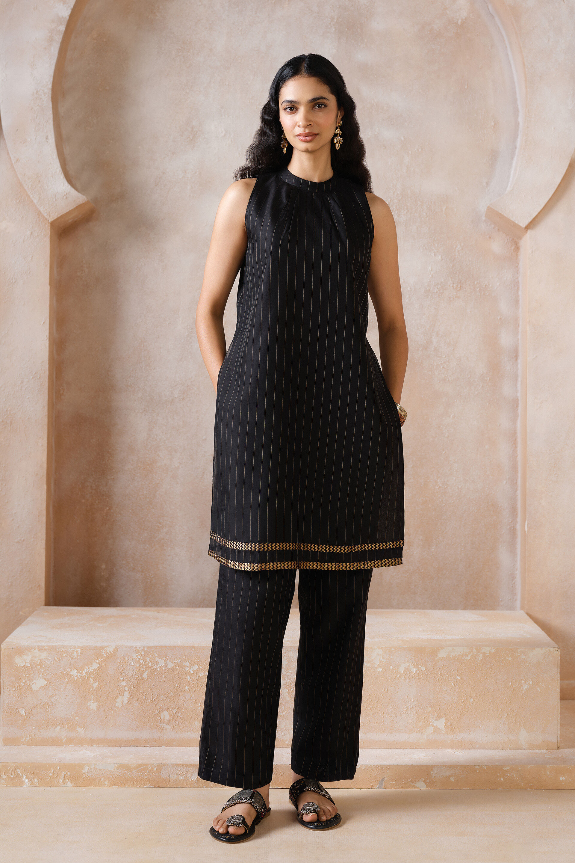Fiore Handwoven Maheshwari Coord - Black